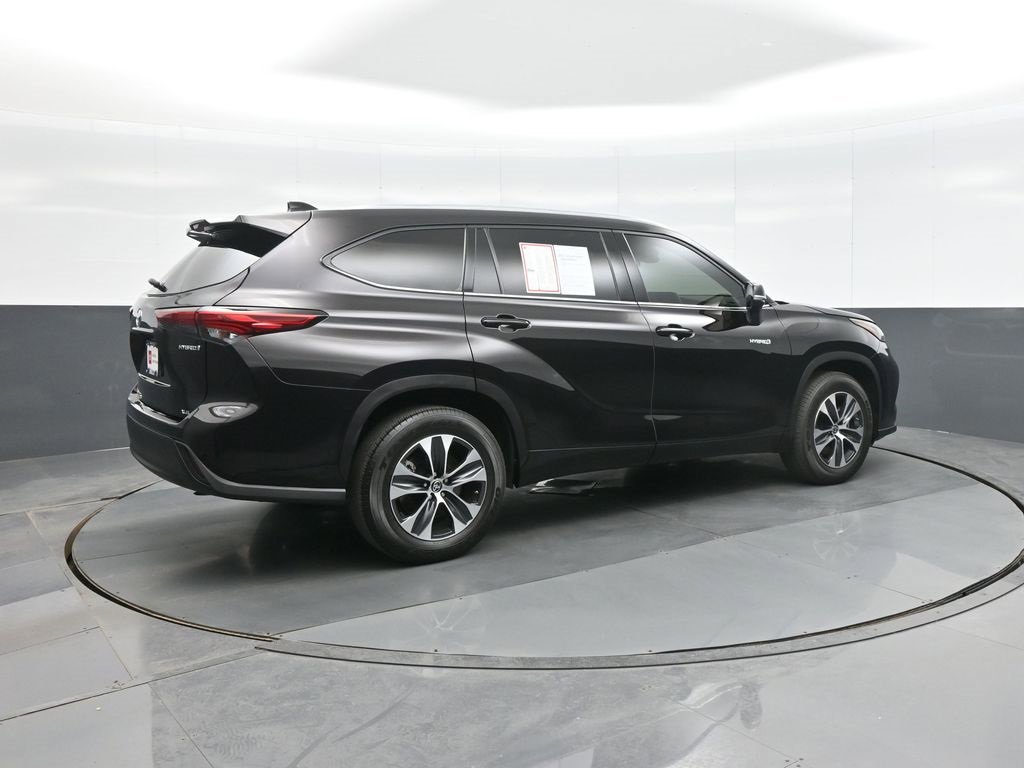 Used 2021 Toyota Highlander XLE image 7