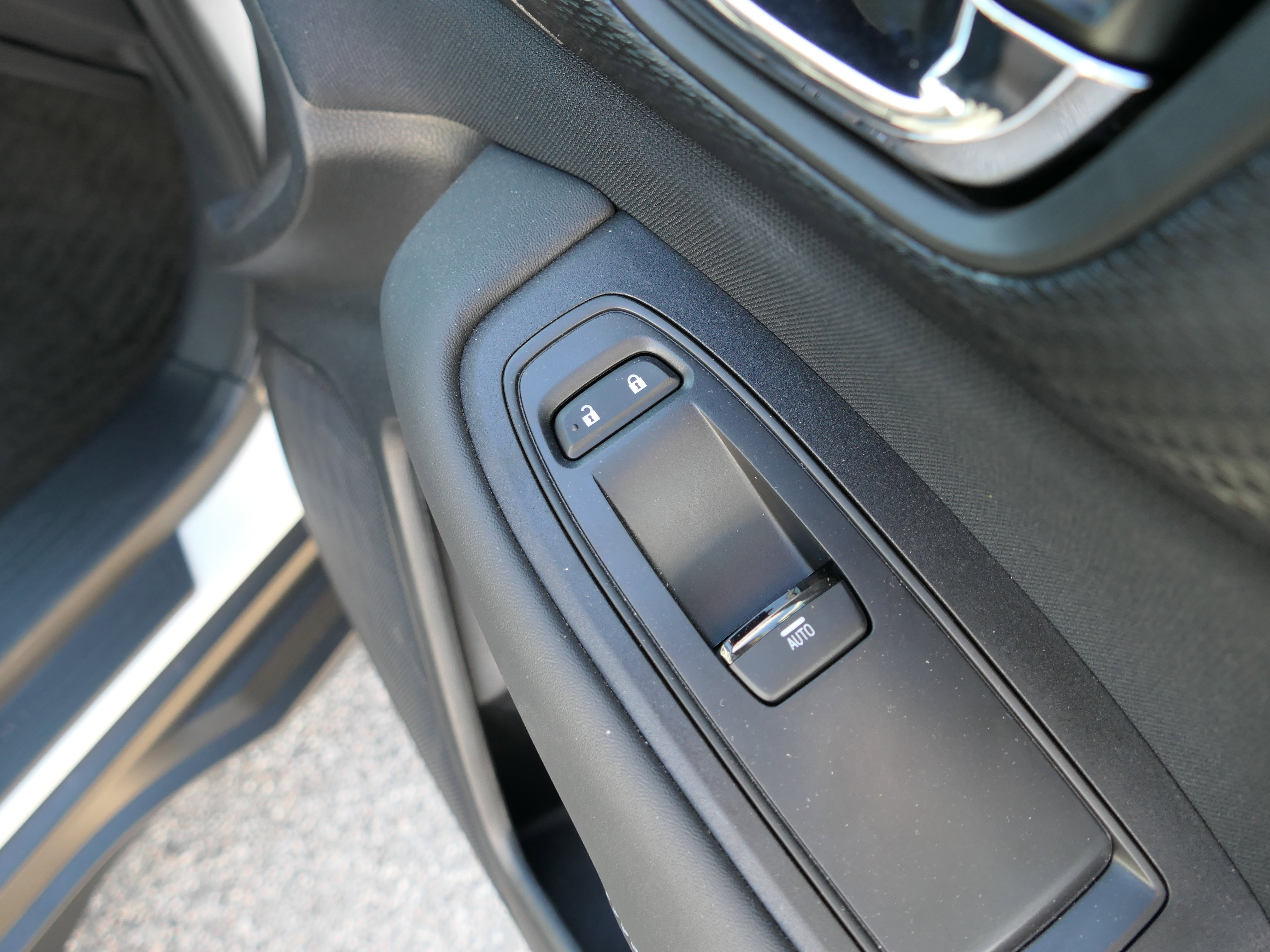 Certified 2025 Subaru Outback Premium image 23