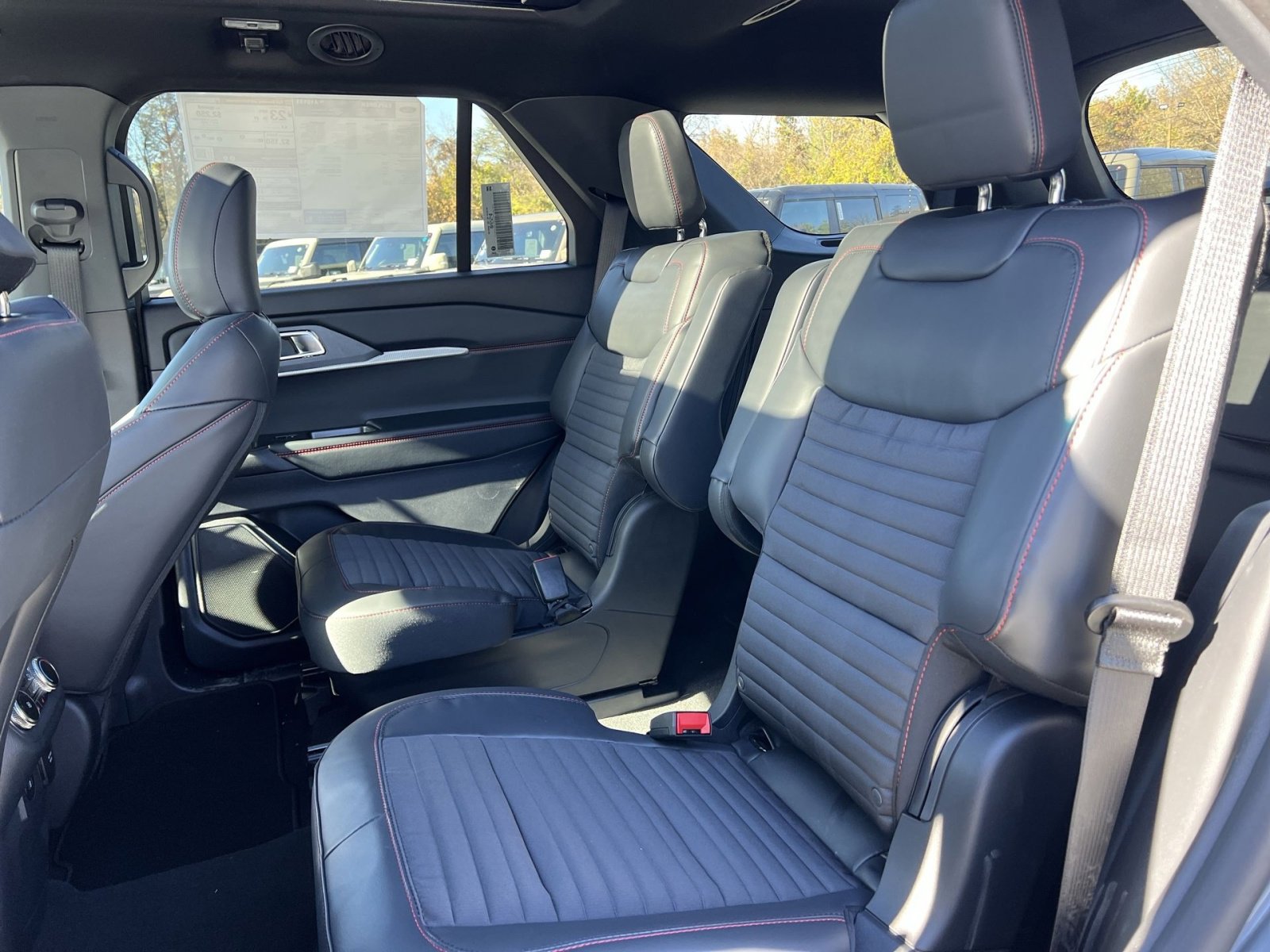 New 2026 Ford Explorer ST-Line w/ ST-Line Street Pack image 25