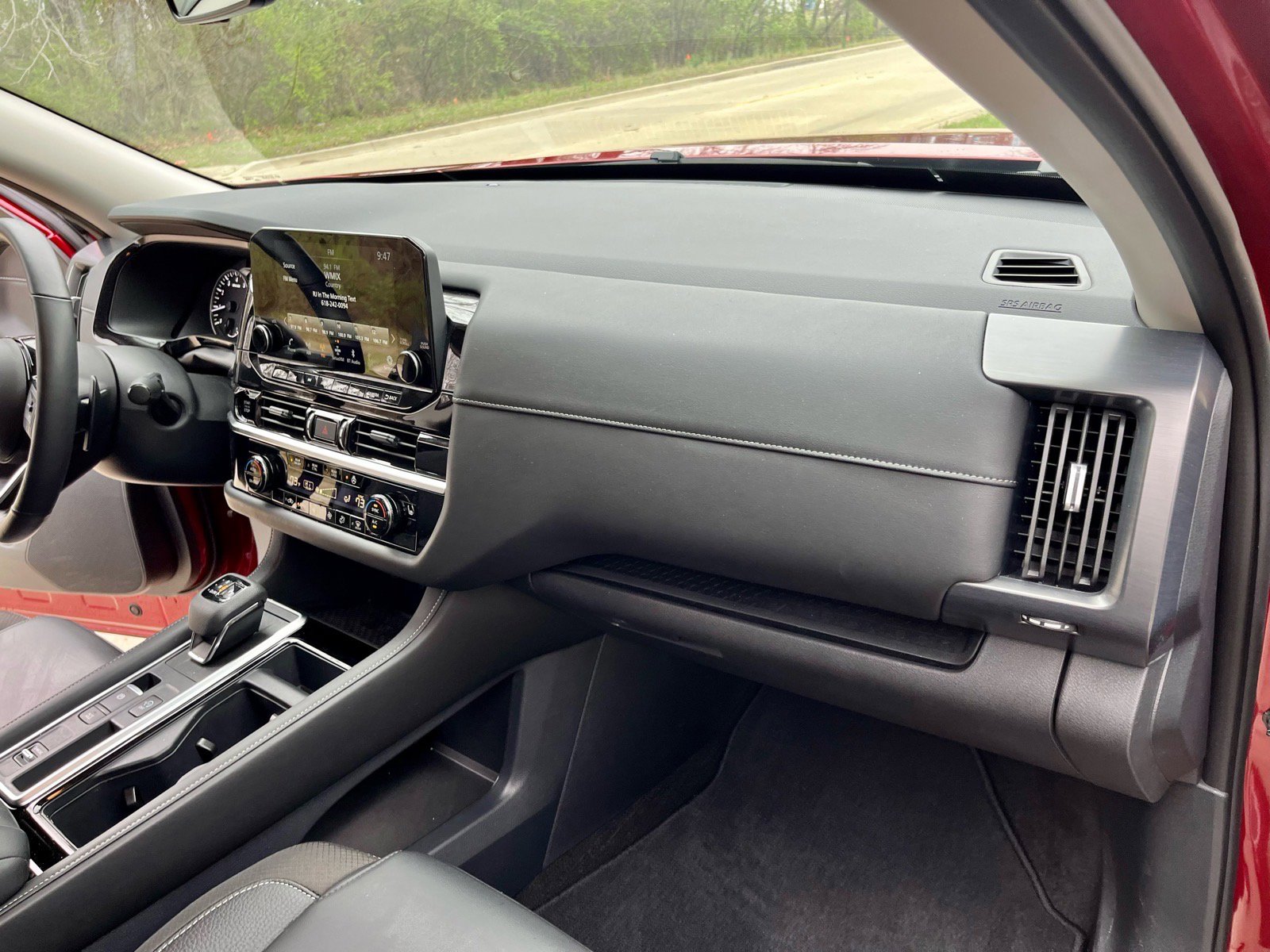Used 2025 Nissan Pathfinder SL FWD image 16