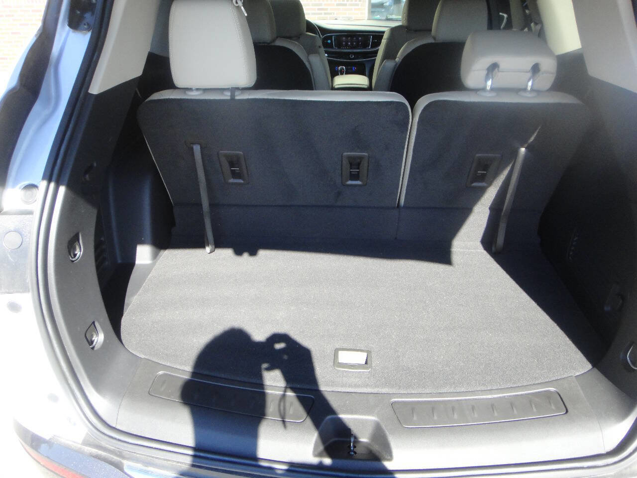 Used 2020 Buick Enclave Essence AWD/4WD image 13