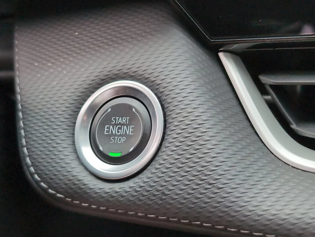 Used 2025 Chevrolet Equinox LT FWD image 24
