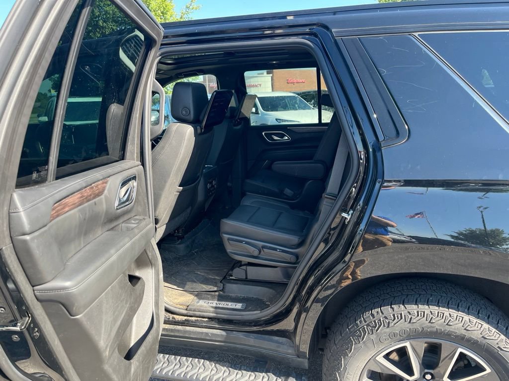 Used 2023 Chevrolet Tahoe Z71 w/ Luxury Package AWD/4WD image 11