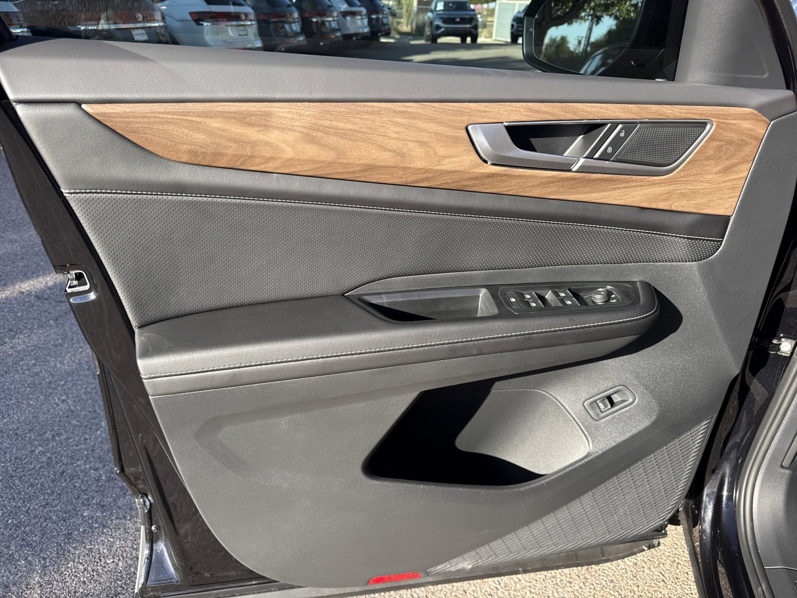 New 2026 Volkswagen Atlas SE image 12