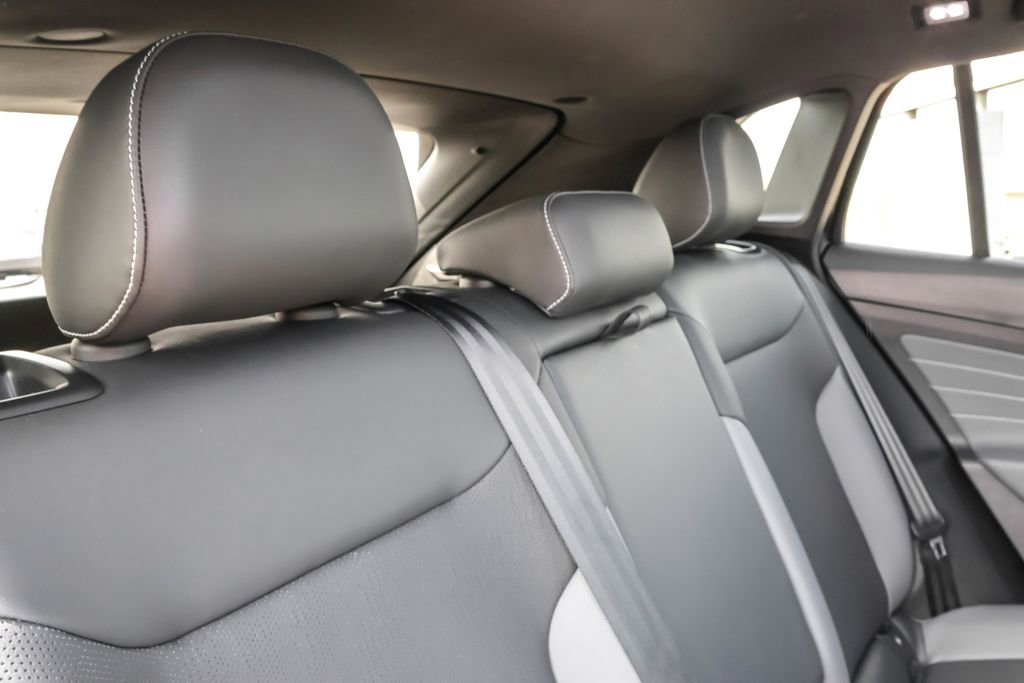 Used 2023 Volkswagen ID.4 Pro S Plus image 37