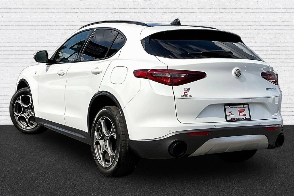 Used 2022 Alfa Romeo Stelvio Ti AWD/4WD image 4