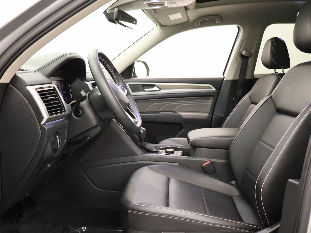 Certified 2023 Volkswagen Atlas SEL AWD/4WD image 16
