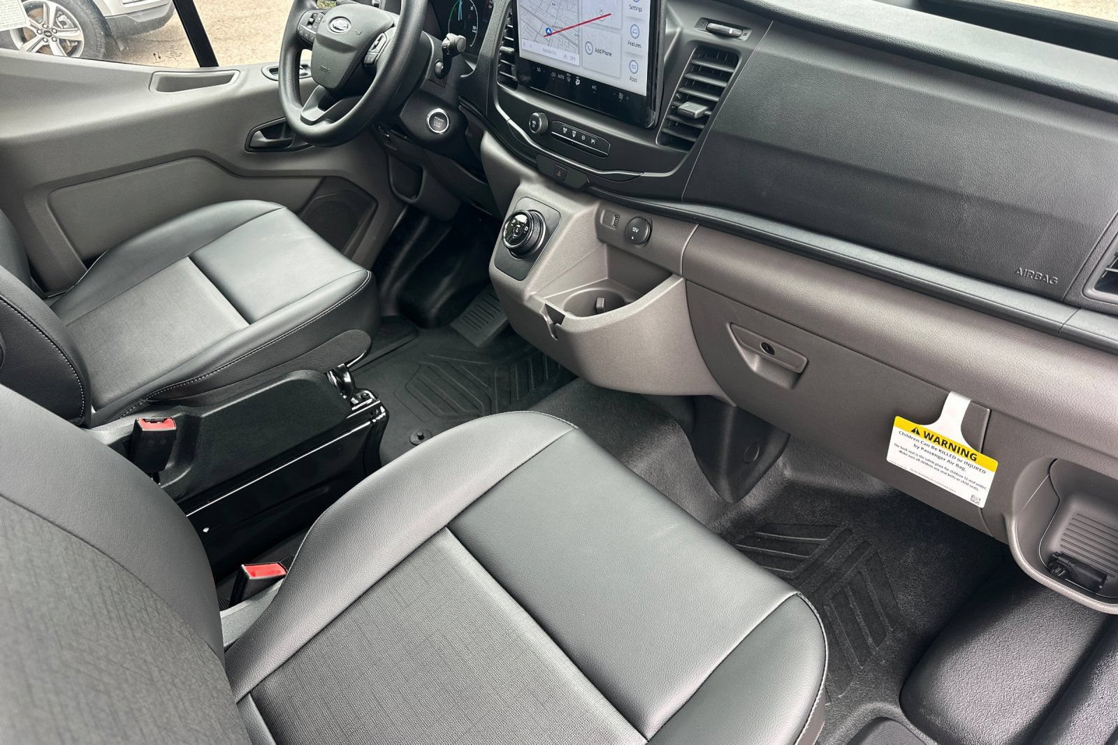 New 2025 Ford E-Transit 148 Medium Roof RWD image 11