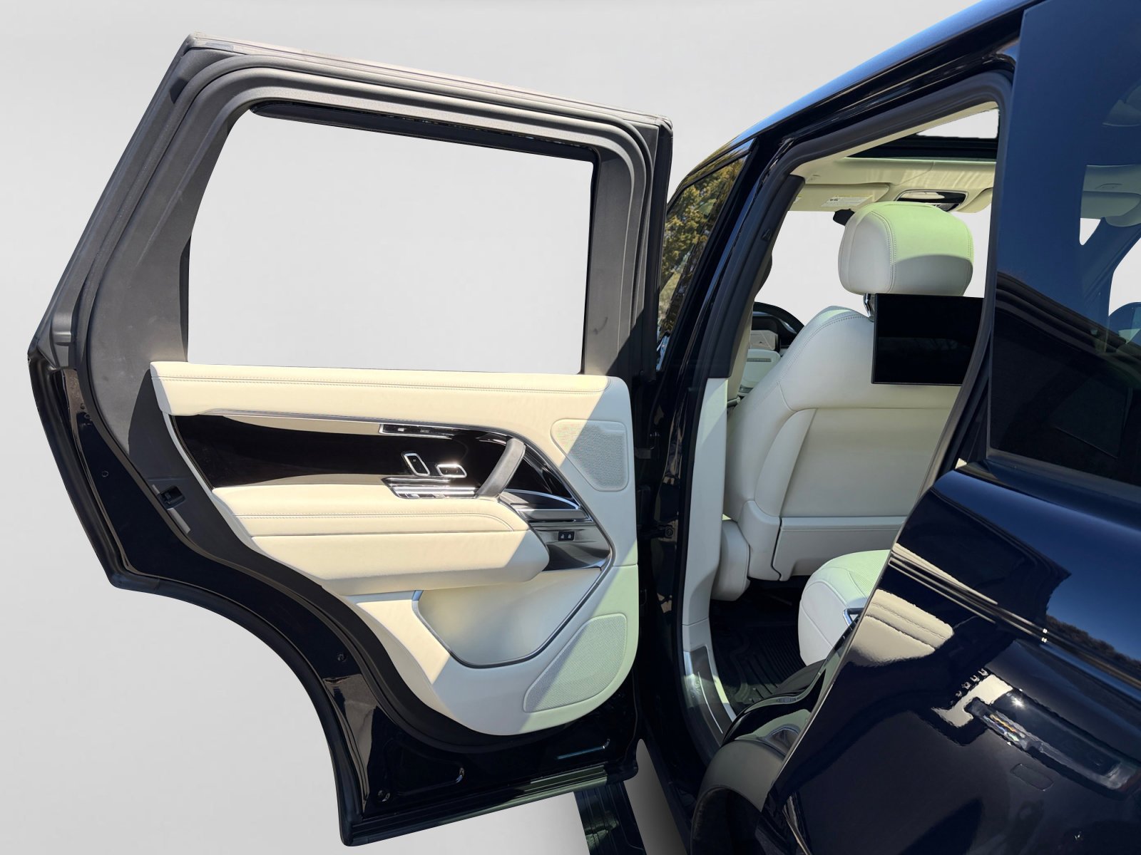 Certified 2023 Land Rover Range Rover Autobiography image 17