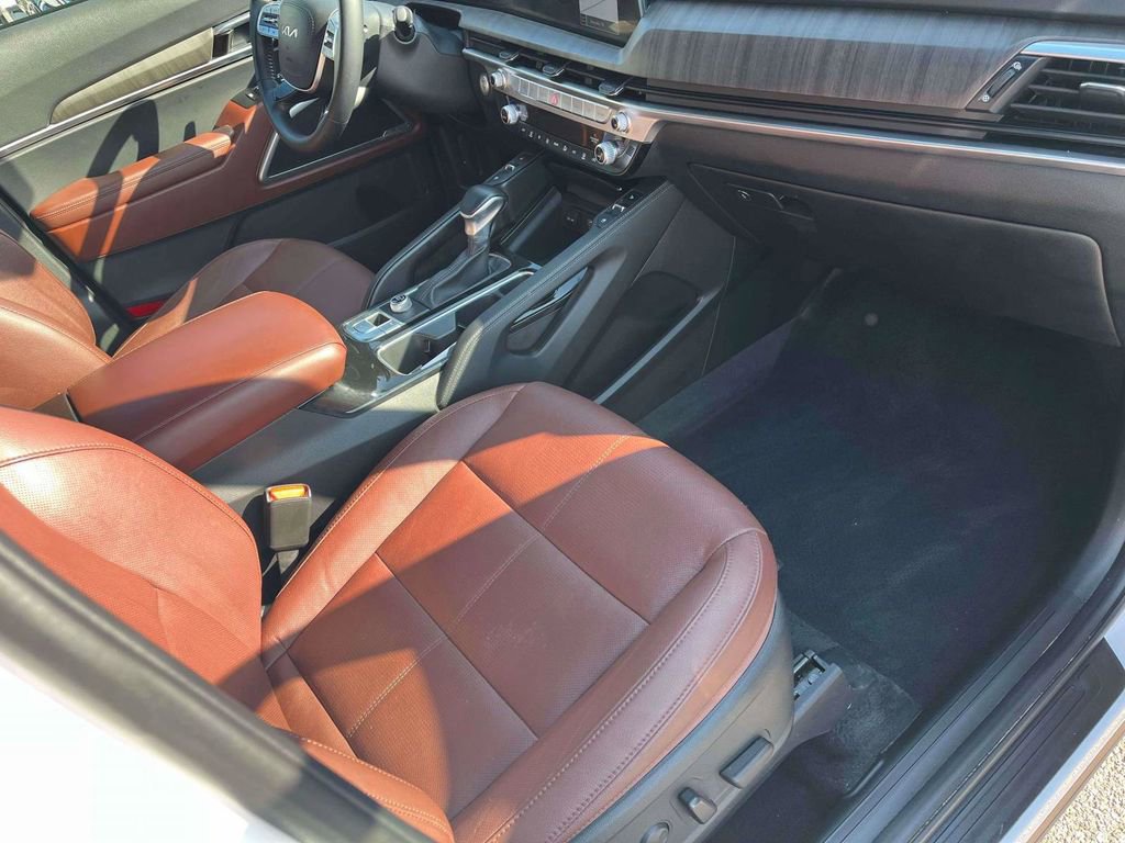 Used 2024 Kia Telluride EX image 12
