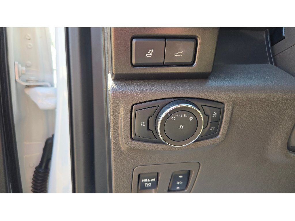 Used 2018 Ford Expedition Limited RWD image 28