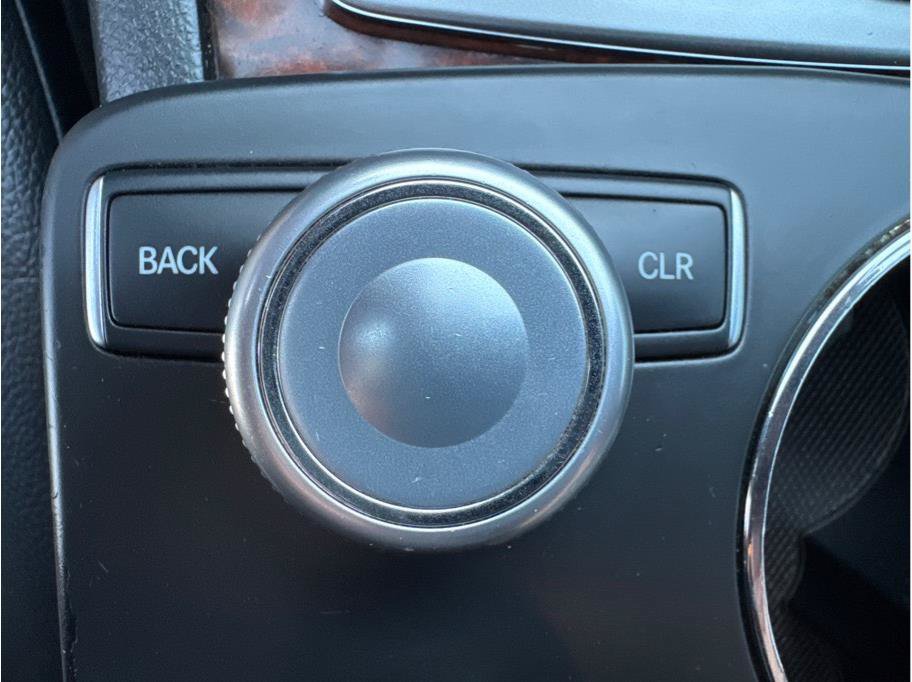 Used 2011 Mercedes-Benz C 300 4MATIC Sedan image 23