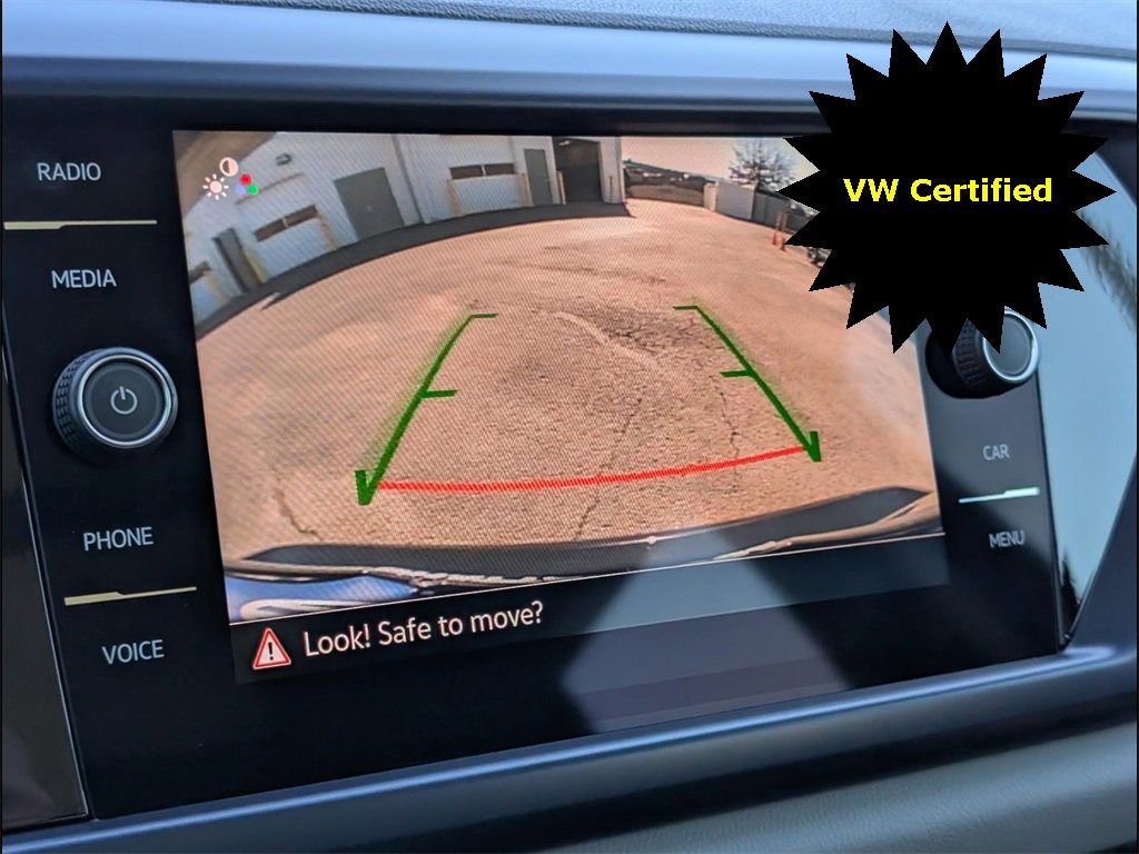 Certified 2023 Volkswagen Taos SE w/ Panoramic Sunroof Package image 17