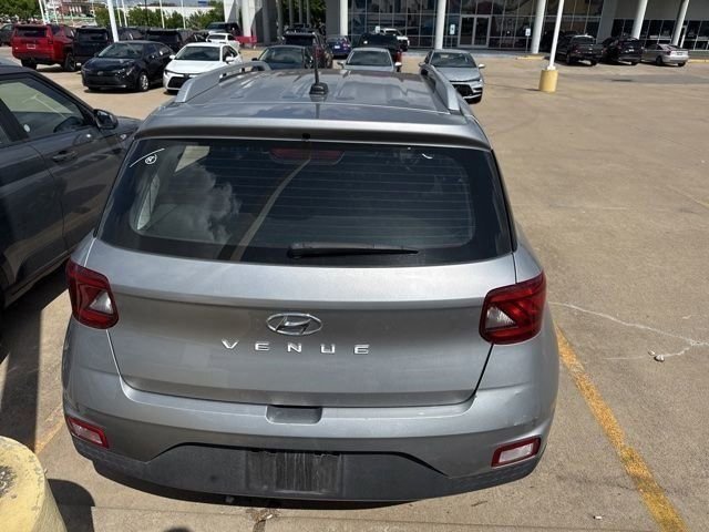 Used 2025 Hyundai Venue SEL image 7