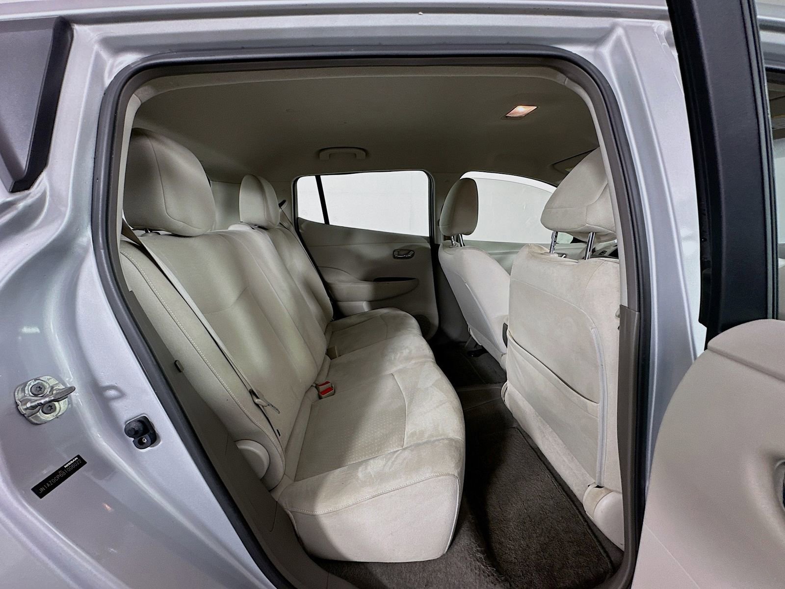 Used 2011 Nissan Leaf SL w/ Eco Design Pkg image 26