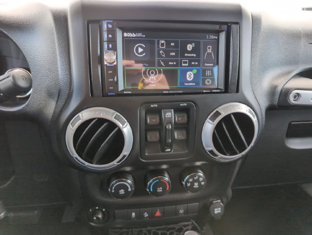 Used 2014 Jeep Wrangler Unlimited Sahara w/ Max Tow Package AWD/4WD image 25