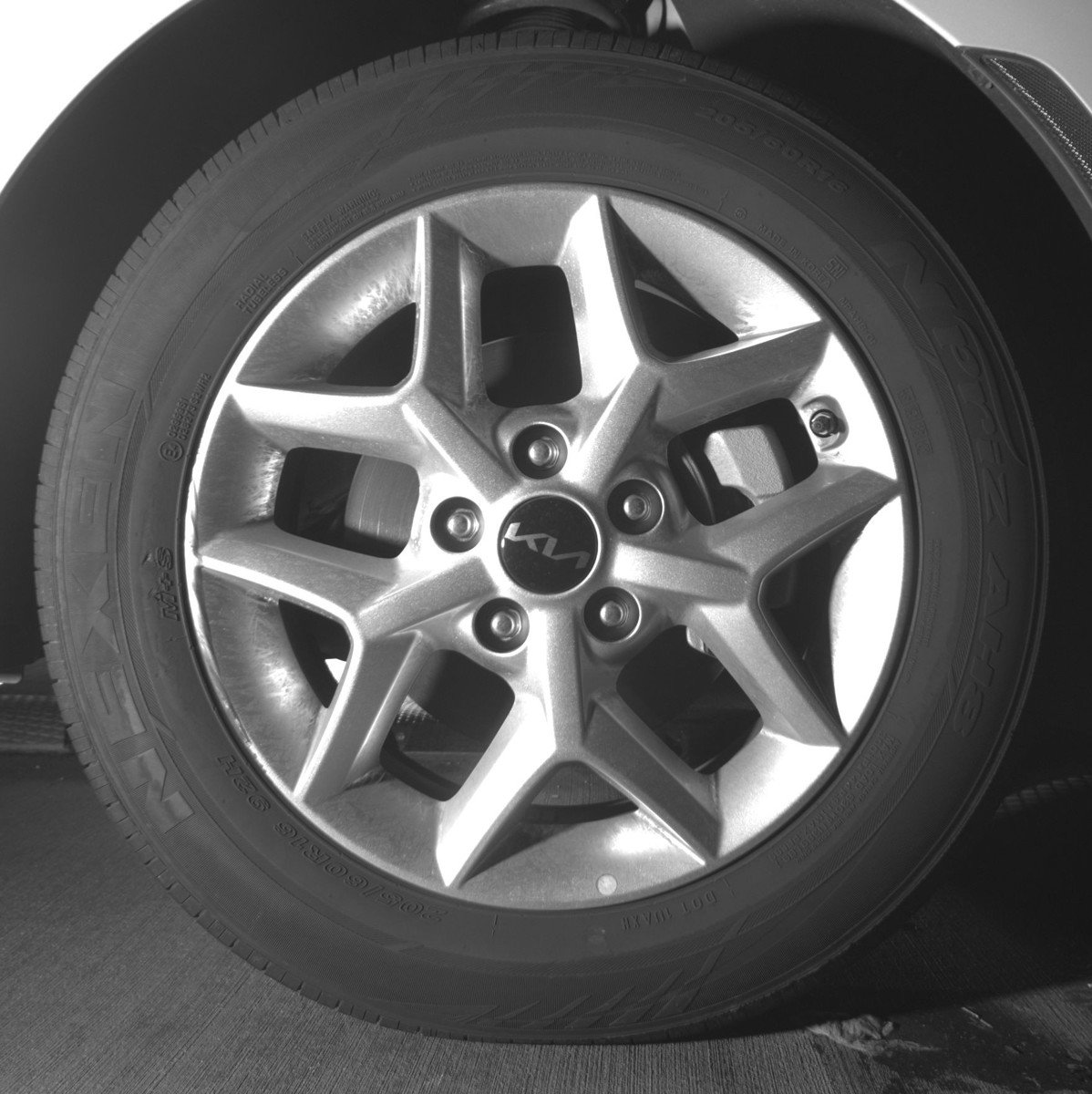 Used 2025 Kia Soul LX w/ LX Technology Package FWD image 13