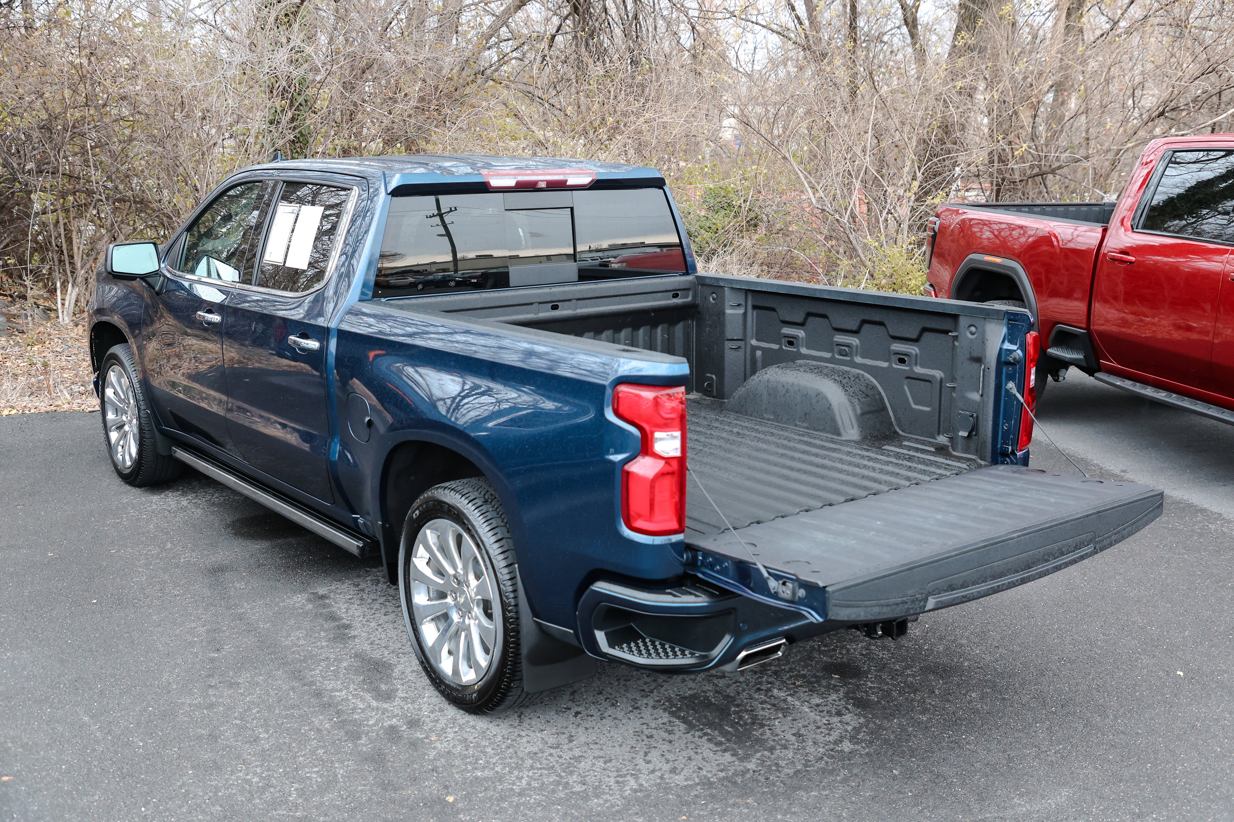 Used 2019 Chevrolet Silverado 1500 High Country w/ Technology Package image 10