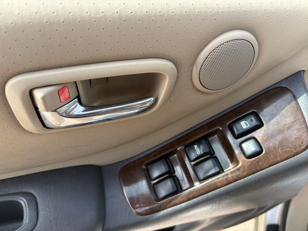 Used 2002 Toyota Highlander Limited FWD image 18