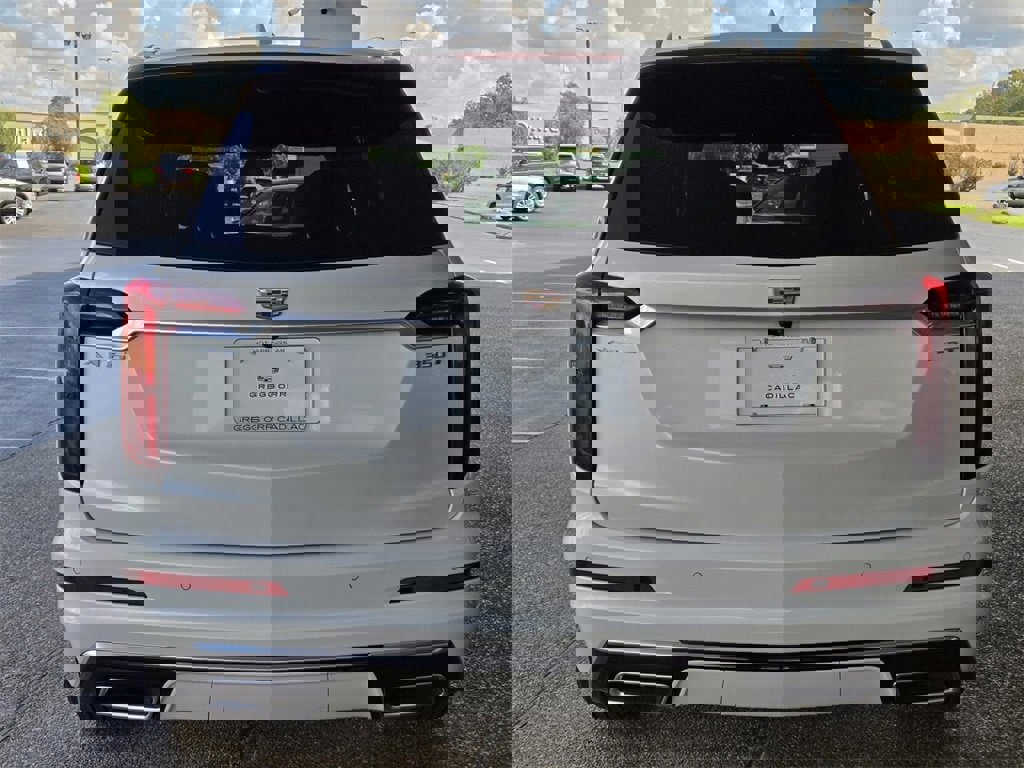 New 2025 Cadillac XT6 Luxury image 5