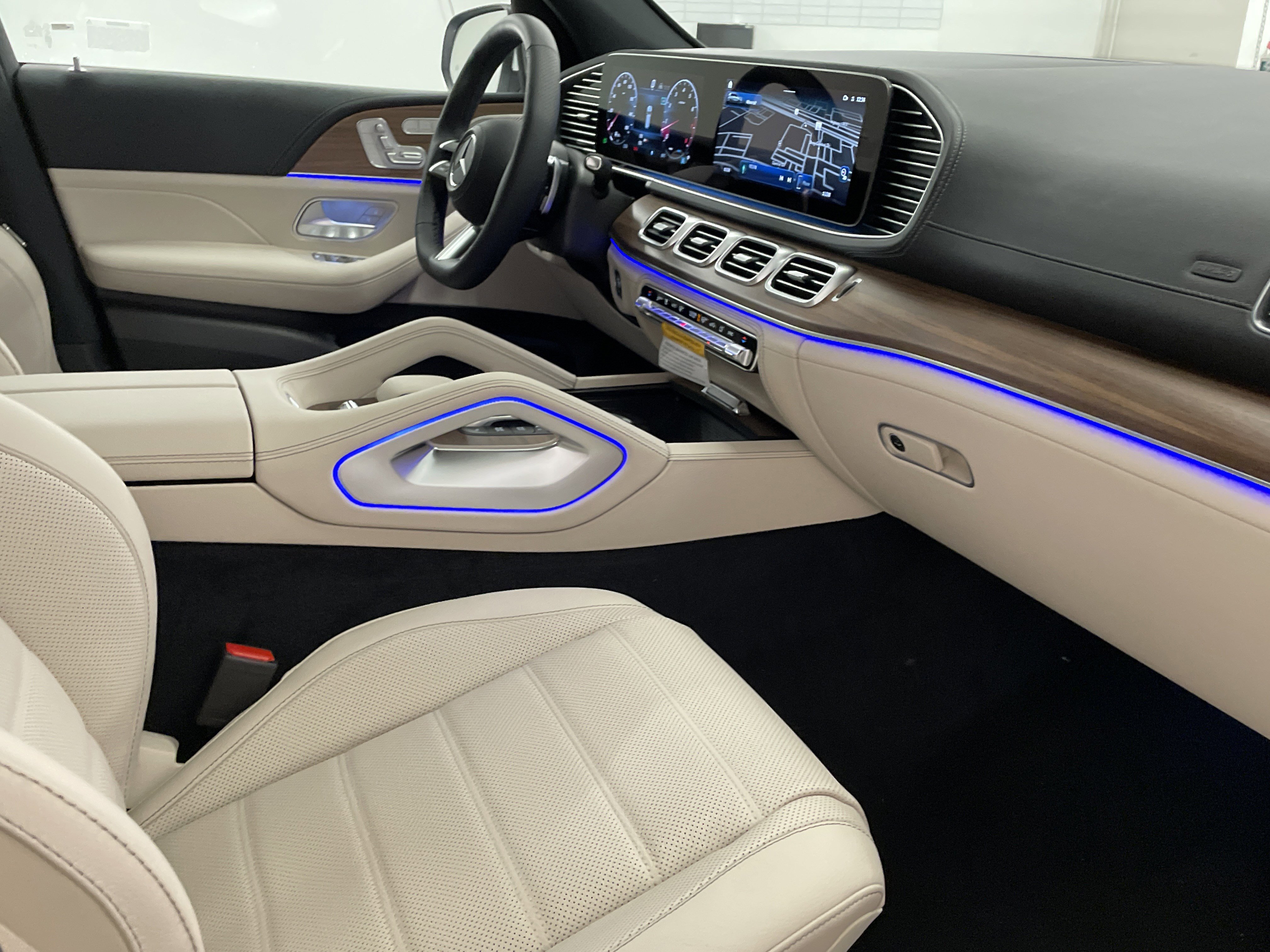 New 2026 Mercedes-Benz GLS 580 4MATIC image 23