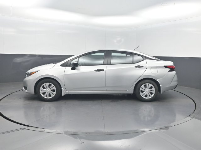Used 2025 Nissan Versa S w/ Trunk Package FWD image 2