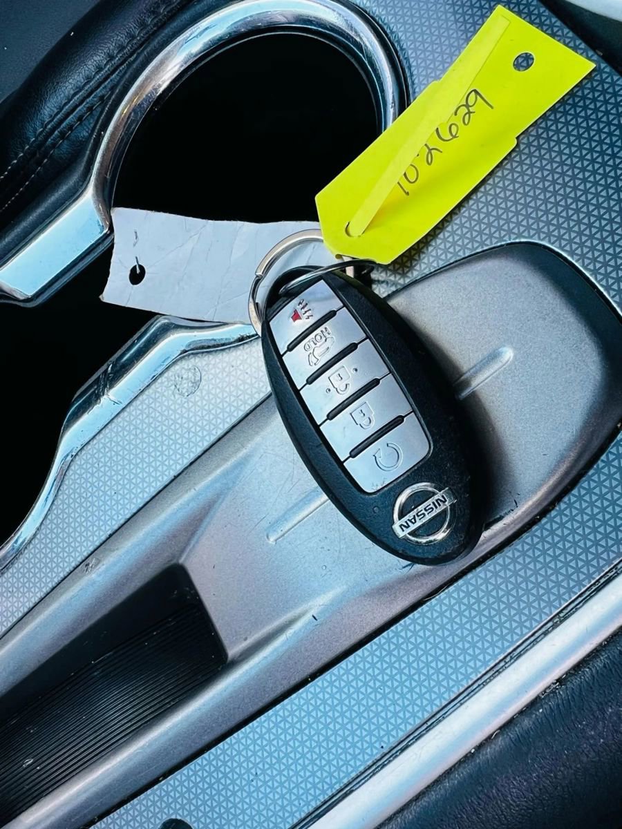 Used 2020 Nissan Pathfinder SL image 38