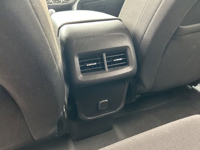 Used 2018 Chevrolet Equinox LT image 33