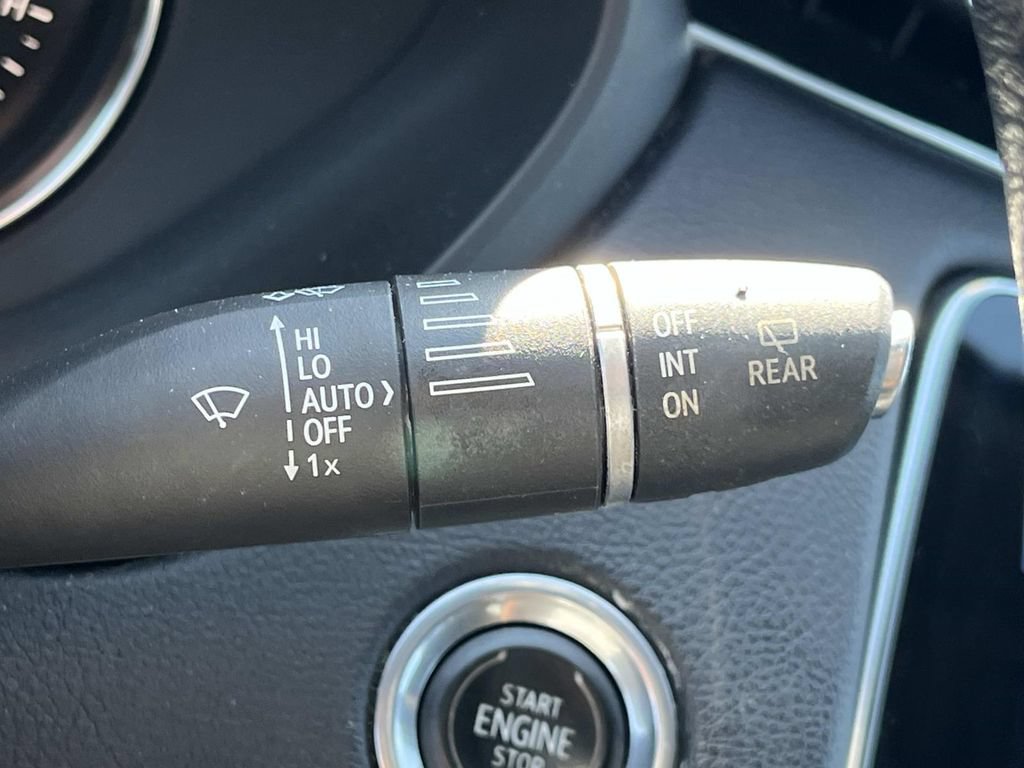 Used 2020 Cadillac XT4 Sport w/ Cold Weather Package FWD image 43