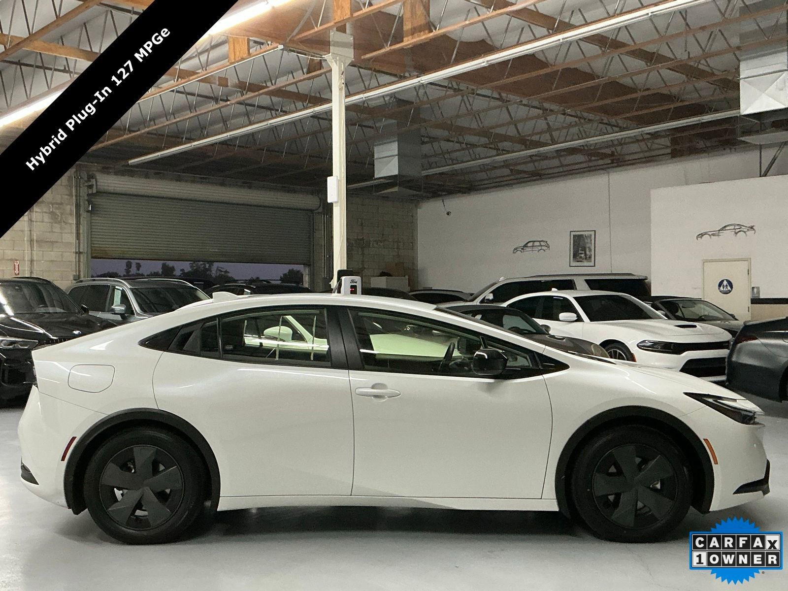 Used 2023 Toyota Prius Prime SE image 2