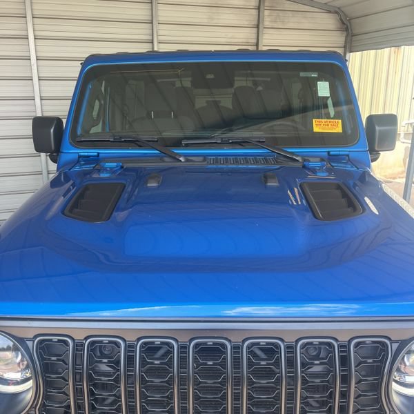 Used 2024 Jeep Wrangler Rubicon w/ Convenience Group AWD/4WD image 3