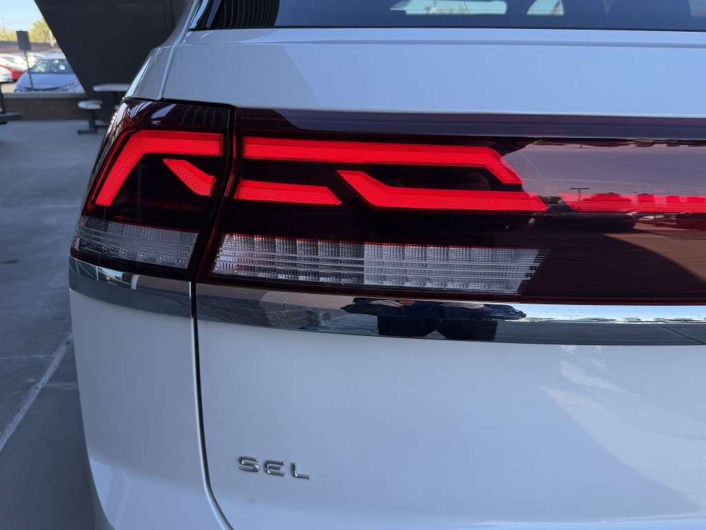 Used 2024 Volkswagen Atlas Cross Sport SEL R-Line image 14