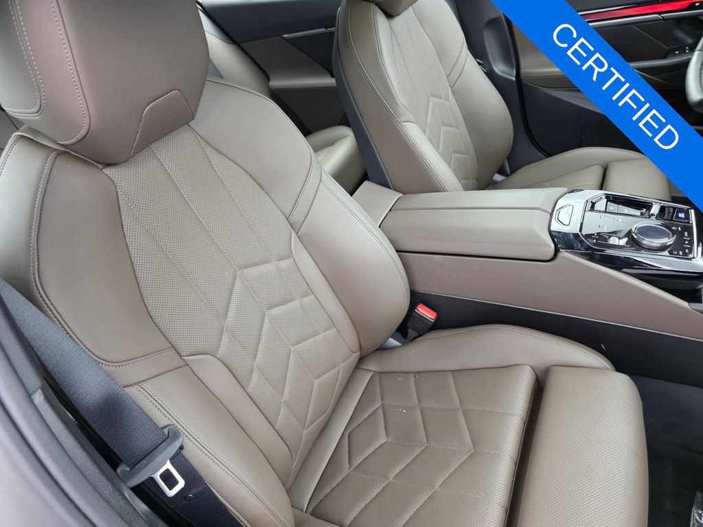 Used 2024 BMW i5 eDrive40i w/ M Sport Package RWD image 29