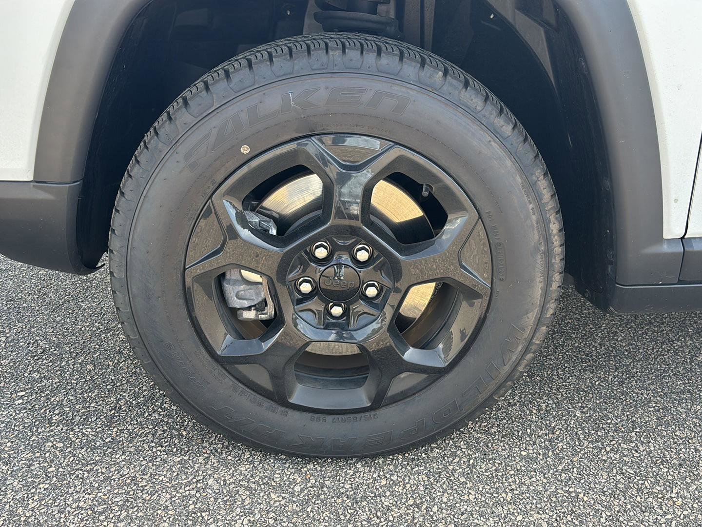 Used 2023 Jeep Compass Trailhawk w/ Trailhawk Convenience Group image 7