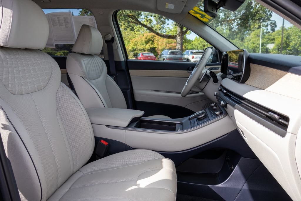 Used 2023 Hyundai Palisade Limited AWD/4WD image 12