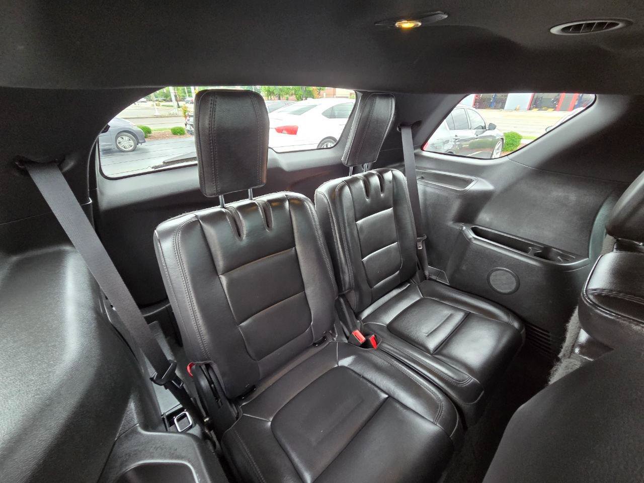 Used 2014 Ford Explorer XLT w/ Equipment Group 202A FWD image 19
