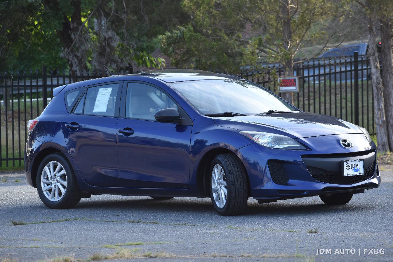 Used 2012 MAZDA MAZDA3 i Grand Touring w/ Tech Pkg FWD image 4