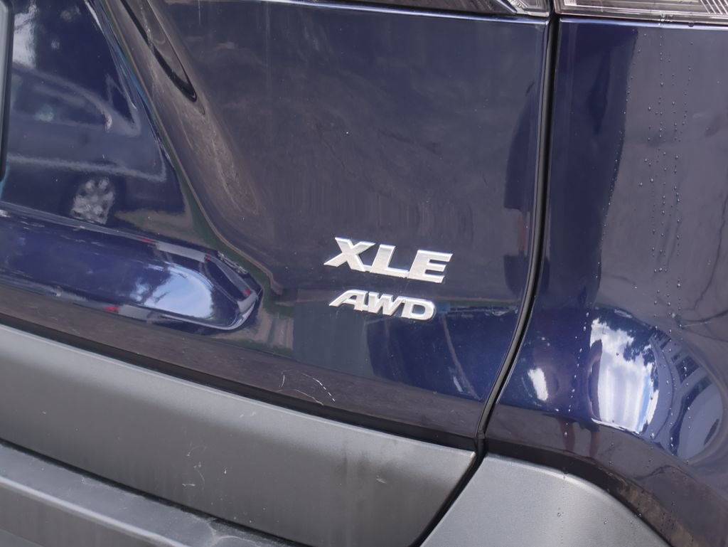 Used 2023 Toyota RAV4 XLE Premium AWD/4WD image 9