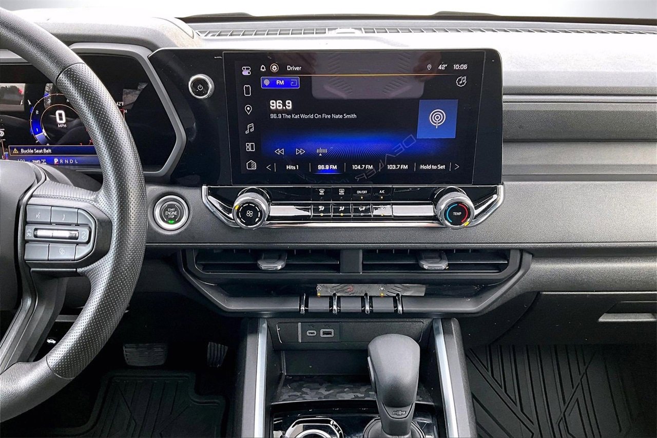 Used 2023 Chevrolet Colorado Trail Boss w/ Technology Package image 11