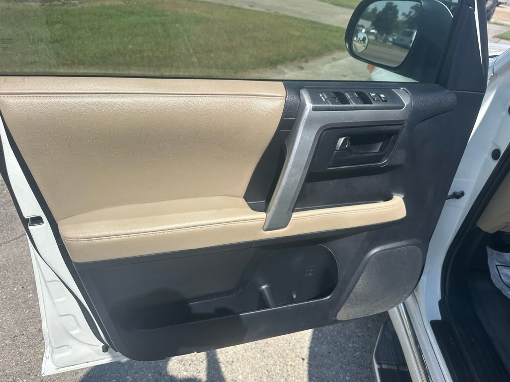 Used 2012 Toyota 4Runner SR5 w/ Convenience Pkg image 12