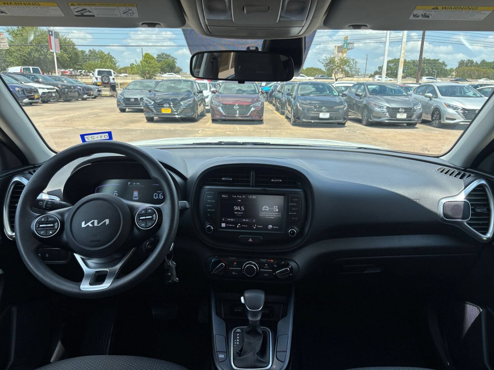 Used 2025 Kia Soul LX w/ LX Technology Package FWD image 26