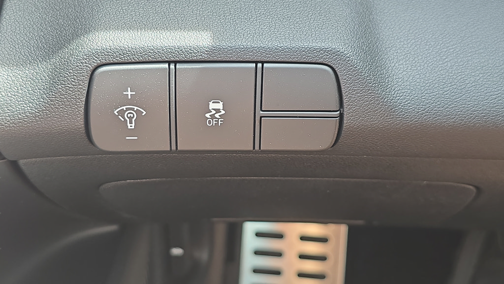 New 2026 Hyundai Elantra SEL Sport Premium FWD image 25