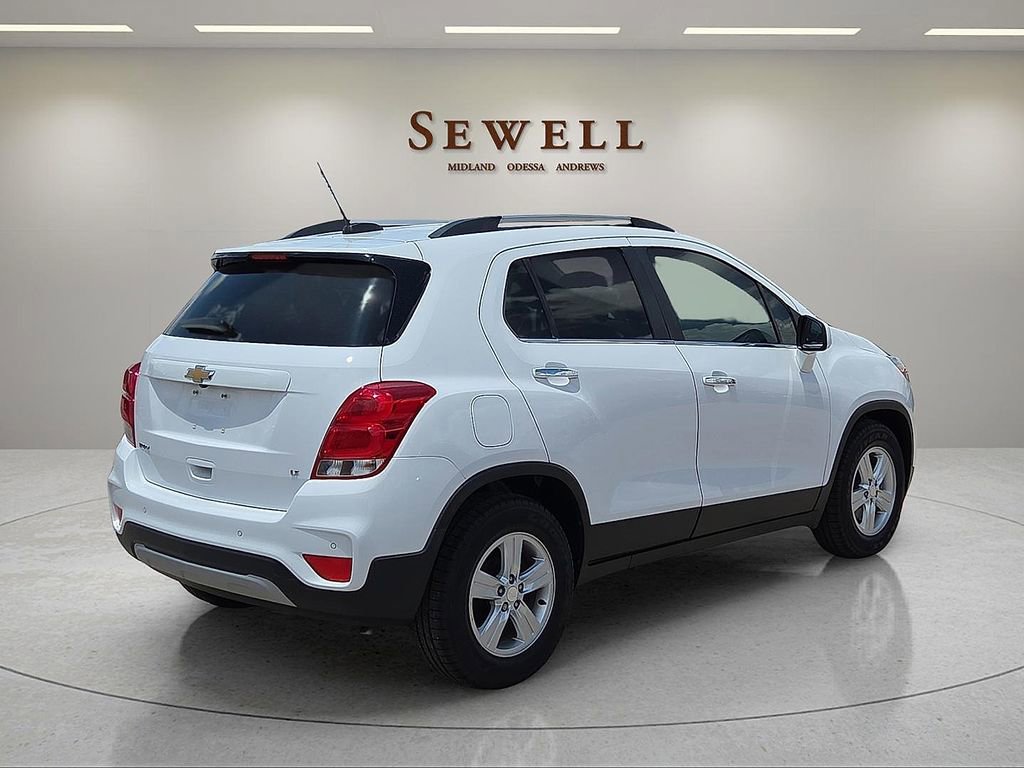 Used 2020 Chevrolet Trax LT w/ Driver Confidence Package FWD image 4