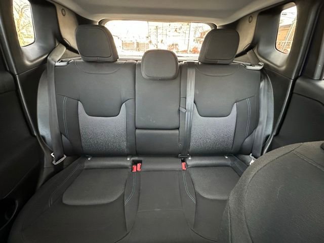 Used 2021 Jeep Renegade Latitude w/ Convenience Group FWD image 30