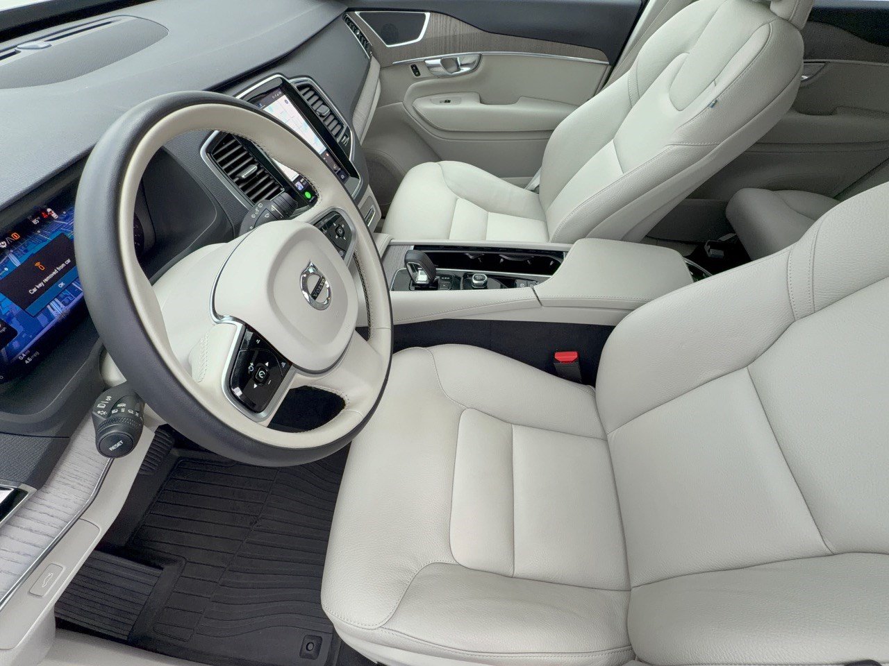 Used 2025 Volvo XC90 B6 Plus w/ Protection Package Premier AWD/4WD image 5