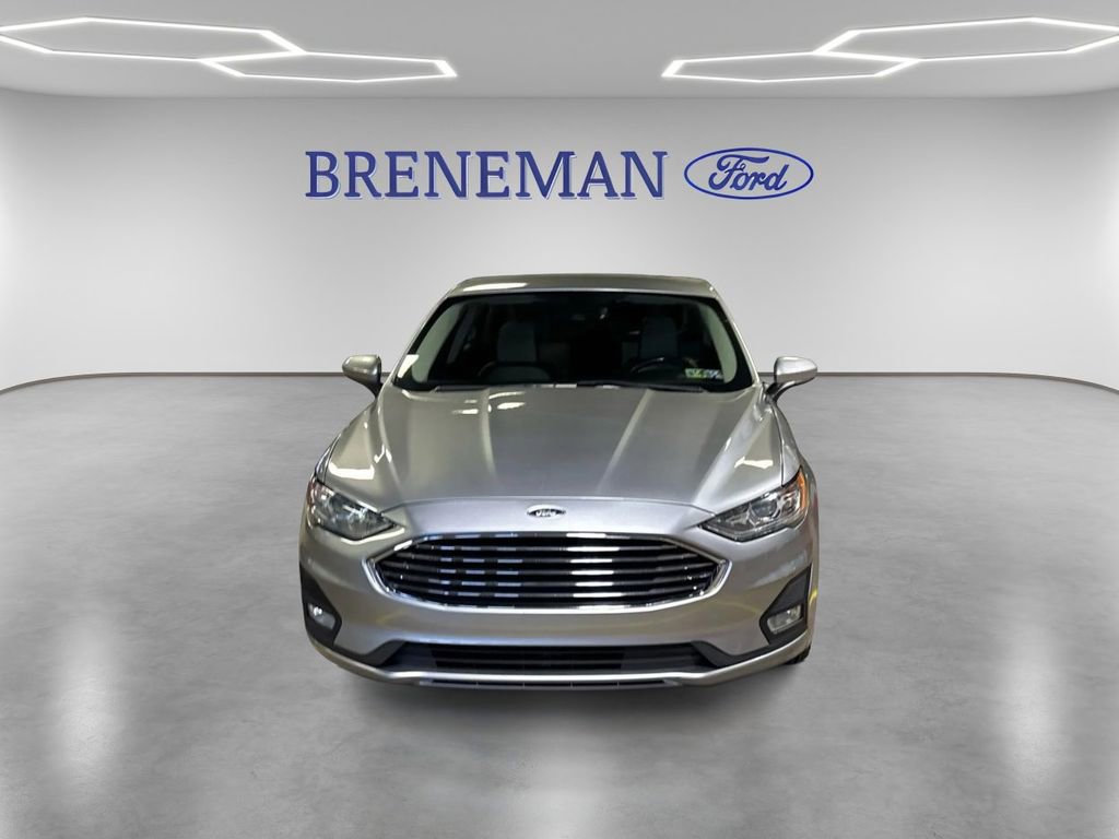 Used 2020 Ford Fusion SE w/ Equipment Group 151A image 2