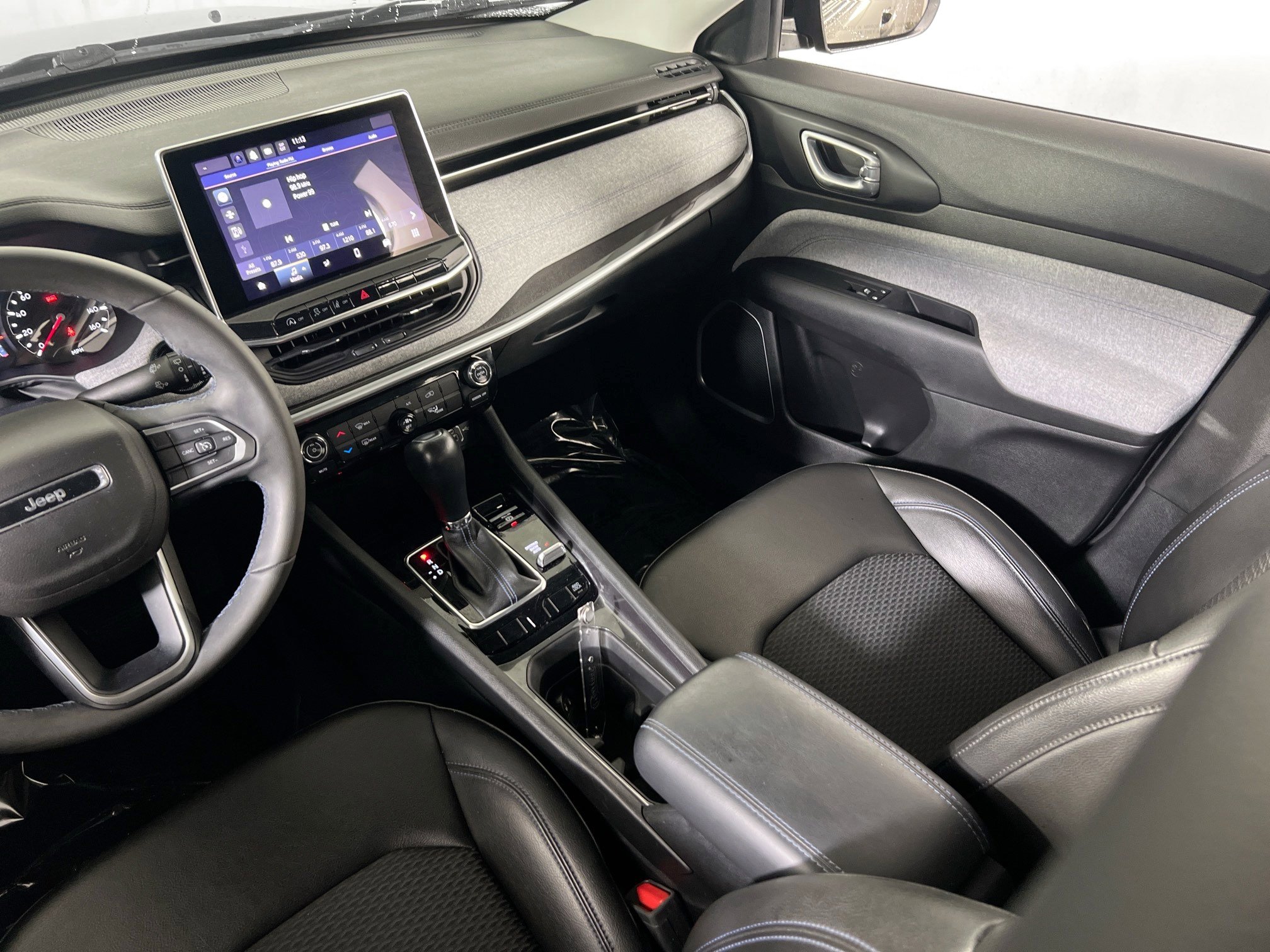 Used 2022 Jeep Compass Latitude image 21