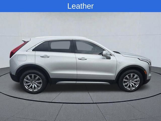 Used 2022 Cadillac XT4 Premium Luxury w/ Driver Awareness Package FWD image 7