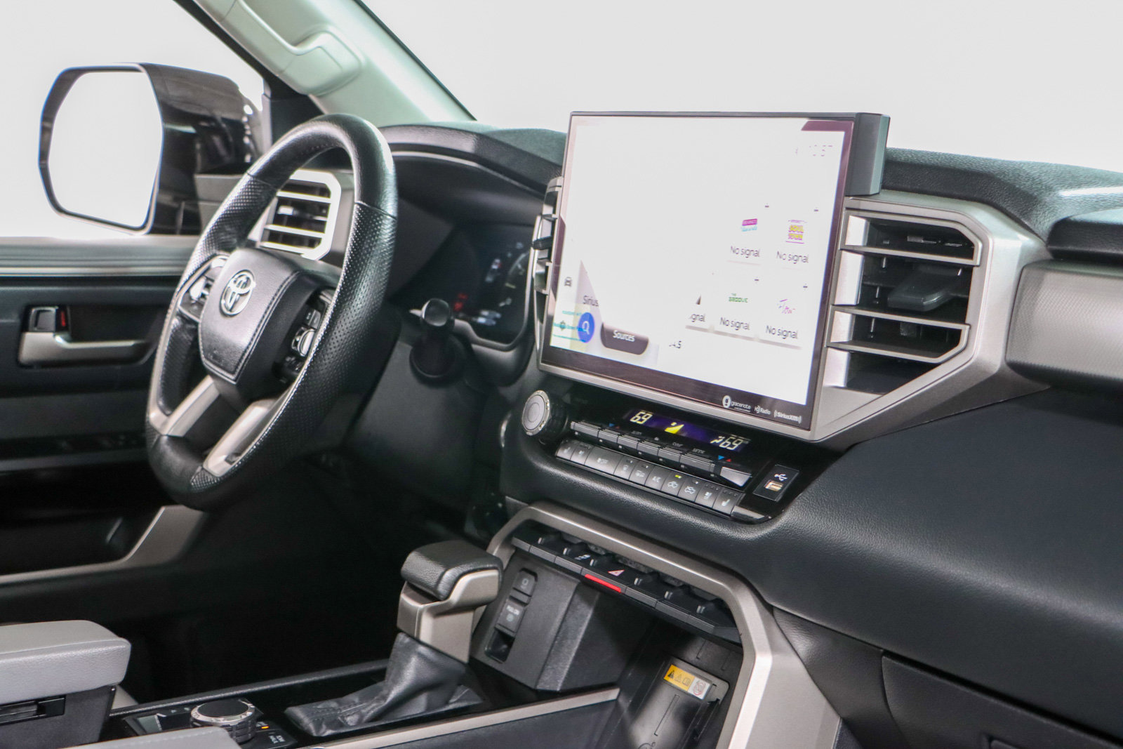 Used 2024 Toyota Tundra Limited image 27