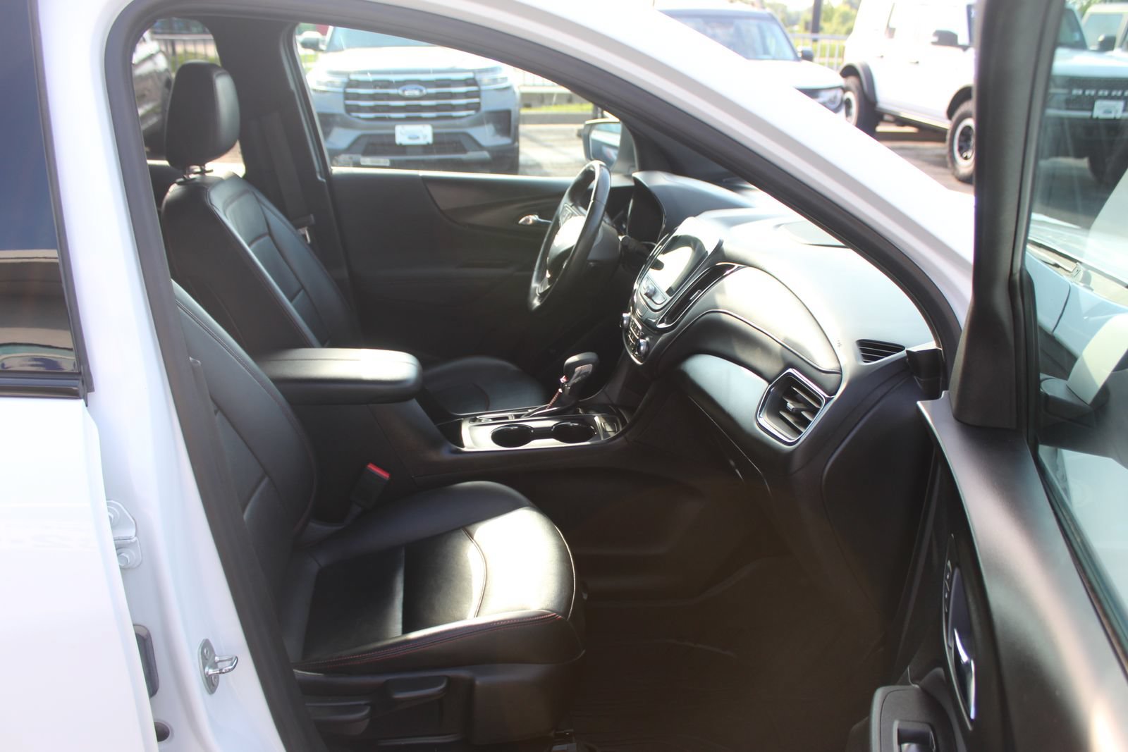Used 2022 Chevrolet Equinox RS w/ RS Leather Package FWD image 13